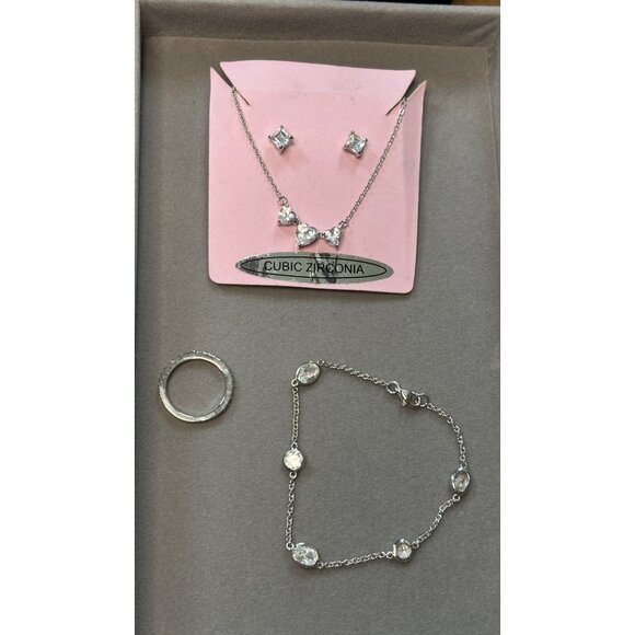 Elegant Cubic Zirconia Jewelry Set With Necklace Earrings Bracelet & Ring In Sil - Picture 1 of 9